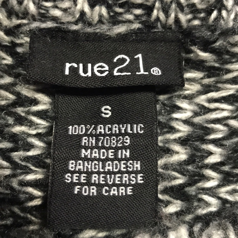 ✅Host Pick✅ Rue 21 Sweater, Small - Picture 4 of 5